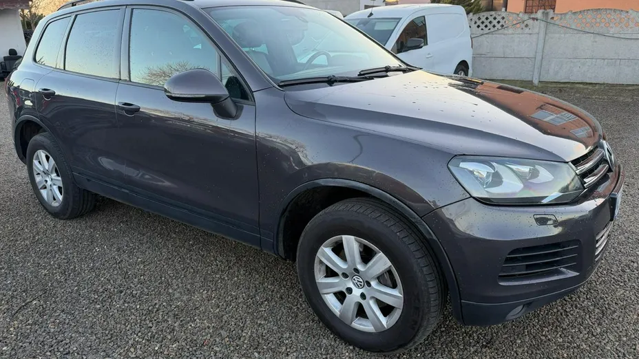 VOLKSWAGEN Touareg -