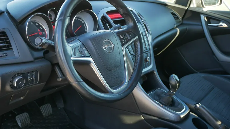 OPEL Astra -