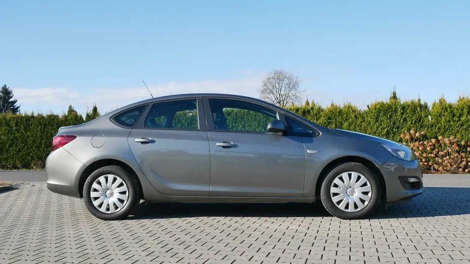 OPEL Astra -