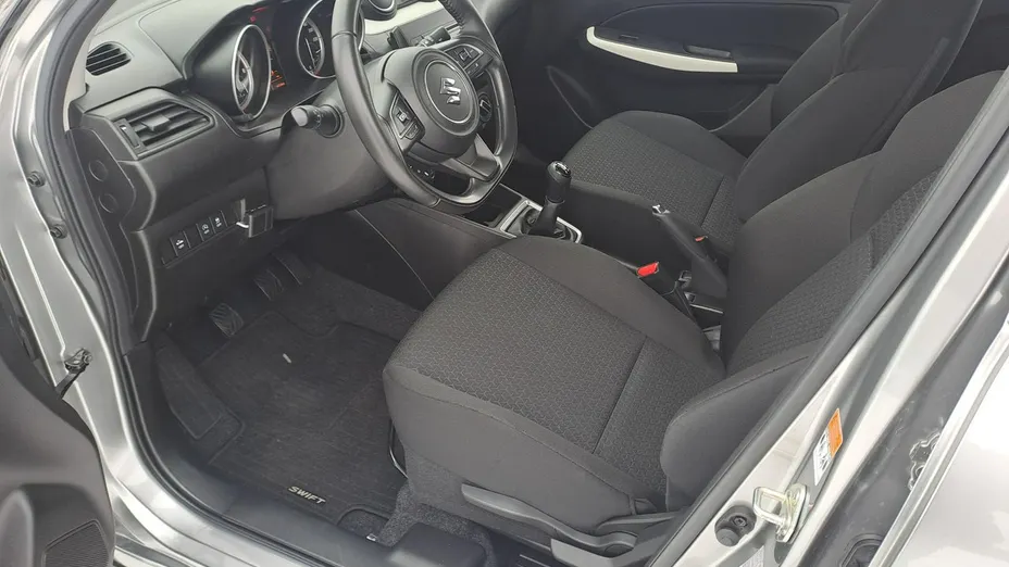 SUZUKI Swift -