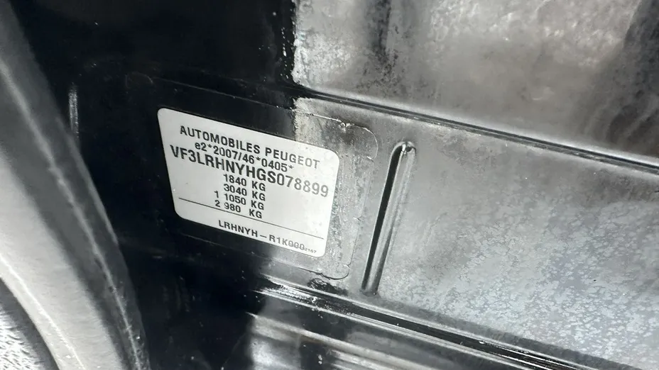 PEUGEOT 308 -