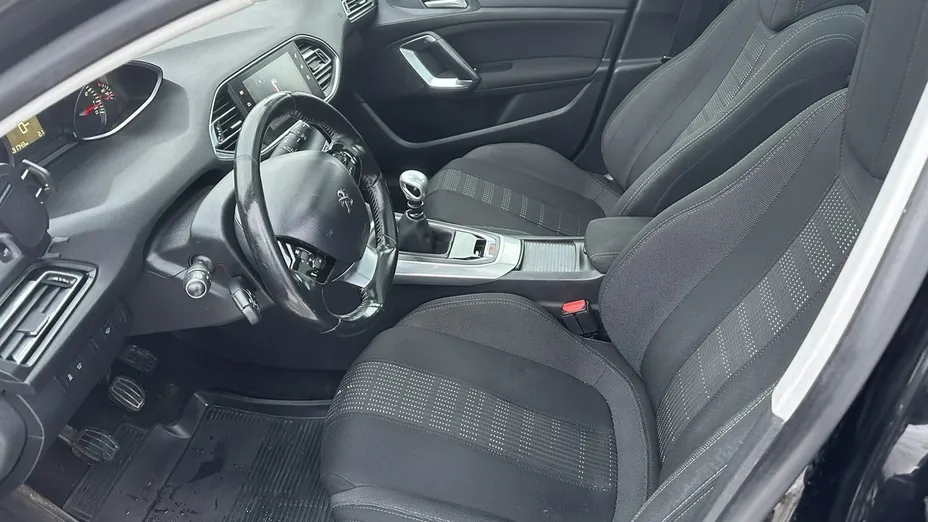 PEUGEOT 308 -