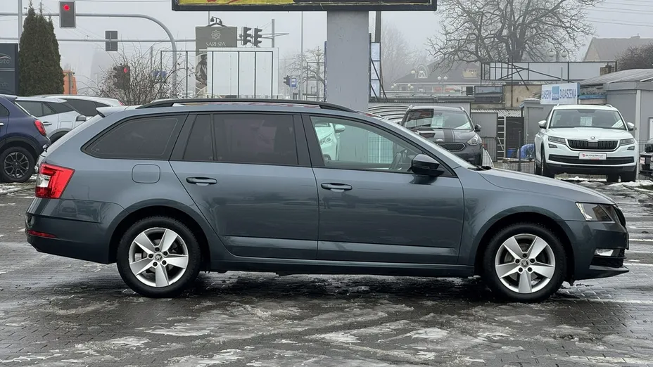 SKODA Octavia -