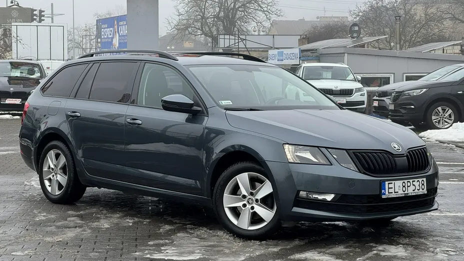 SKODA Octavia -
