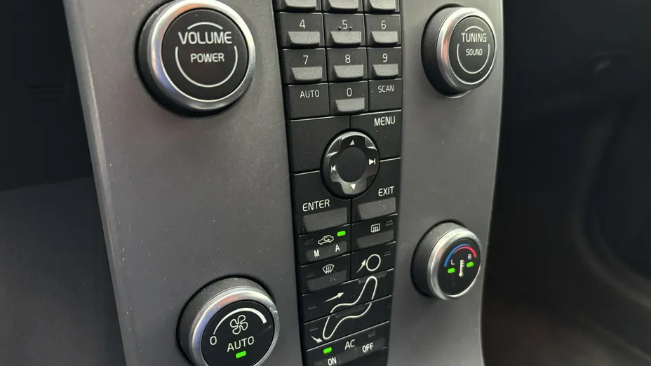 VOLVO S40 -