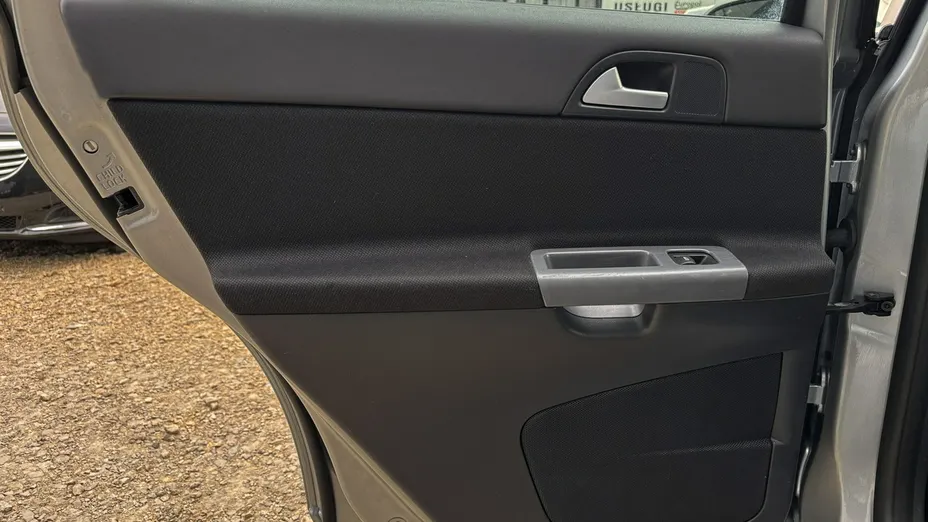 VOLVO S40 -