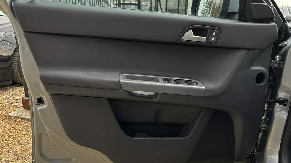 VOLVO S40 -