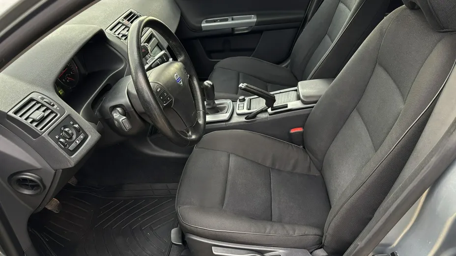 VOLVO S40 -