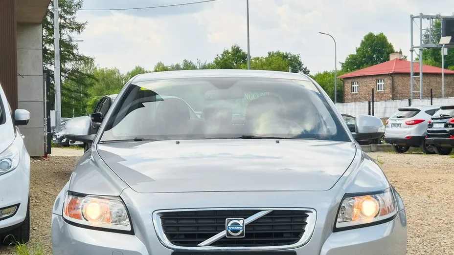 VOLVO S40 -