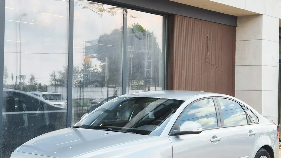 VOLVO S40 -