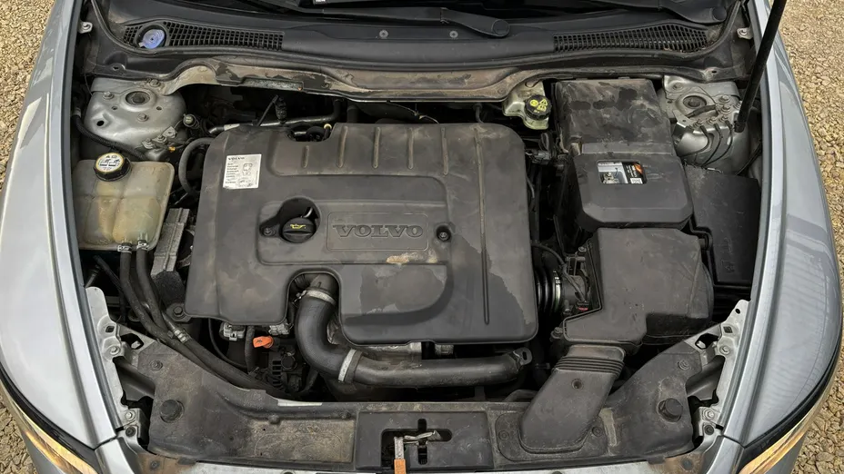 VOLVO S40 -