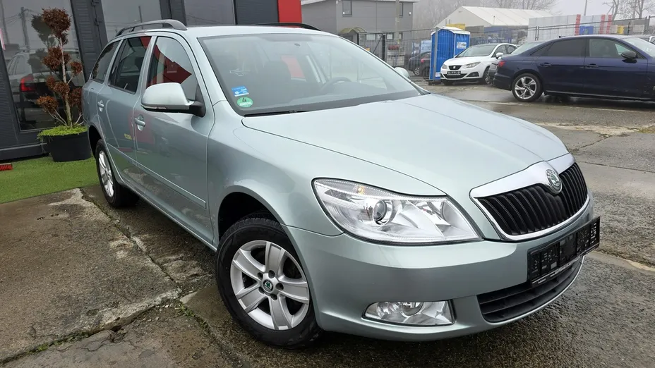 SKODA Octavia -