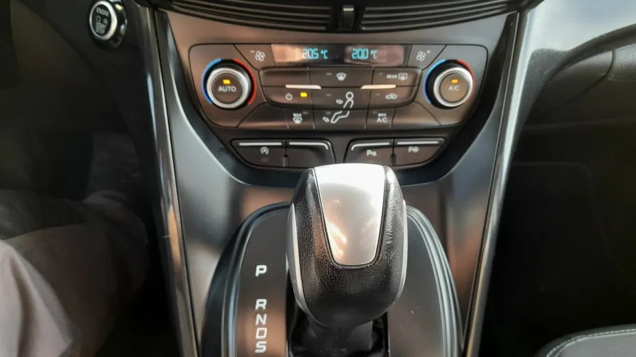 FORD Kuga -