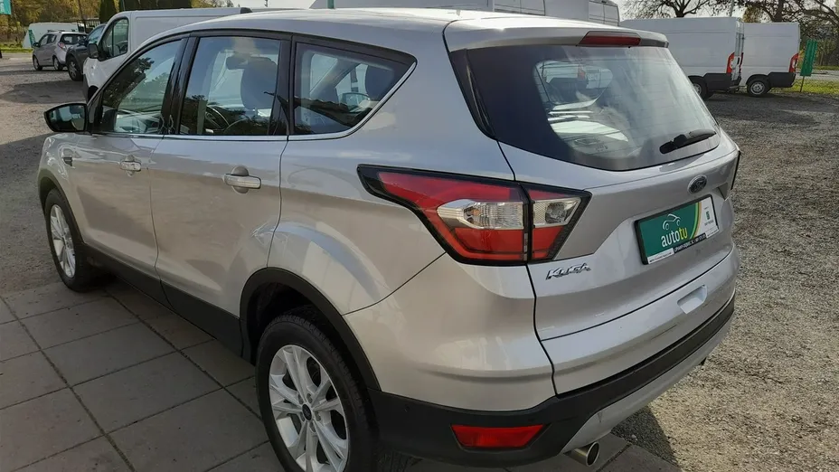 FORD Kuga -