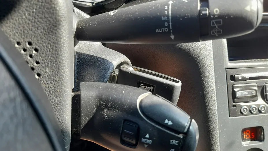 PEUGEOT 3008 -
