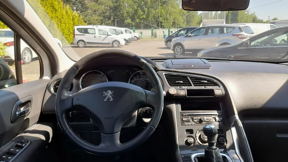 PEUGEOT 3008 -