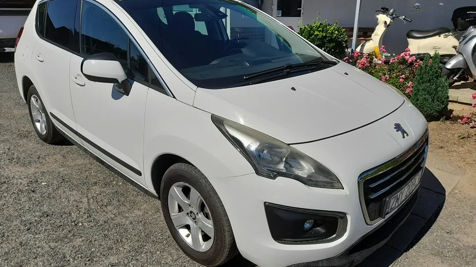 PEUGEOT 3008 -