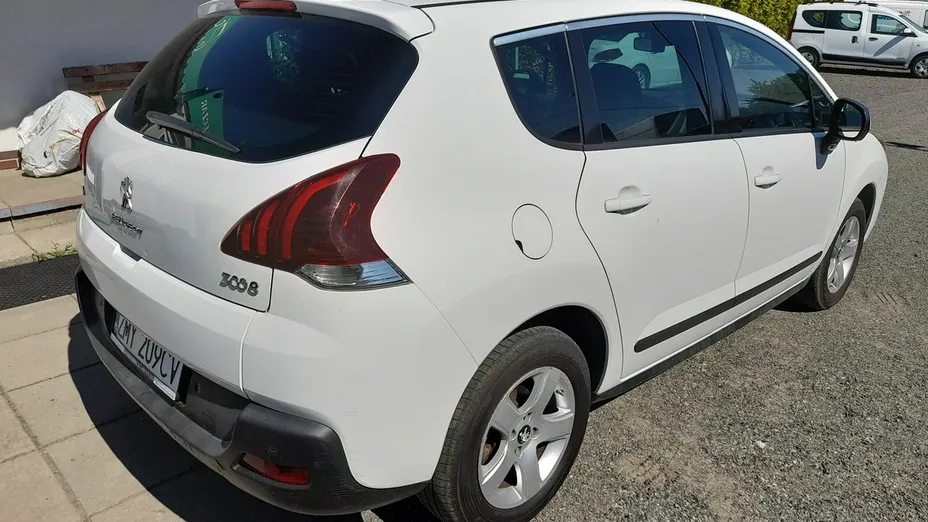 PEUGEOT 3008 -