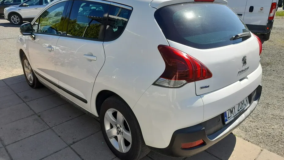 PEUGEOT 3008 -