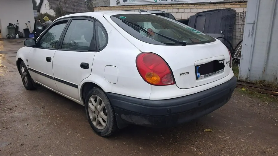 TOYOTA Corolla -