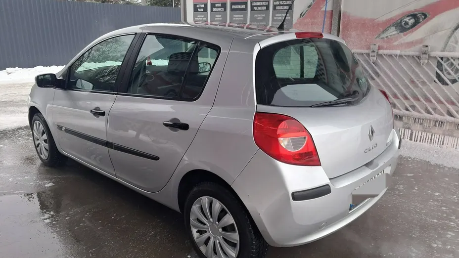 RENAULT Clio -