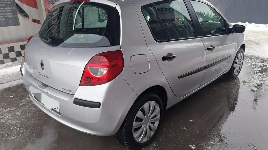 RENAULT Clio -
