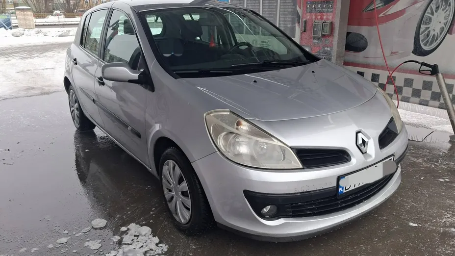 RENAULT Clio -