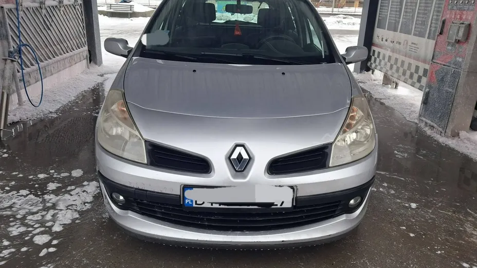 RENAULT Clio -