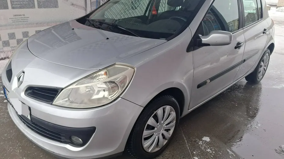 RENAULT Clio -