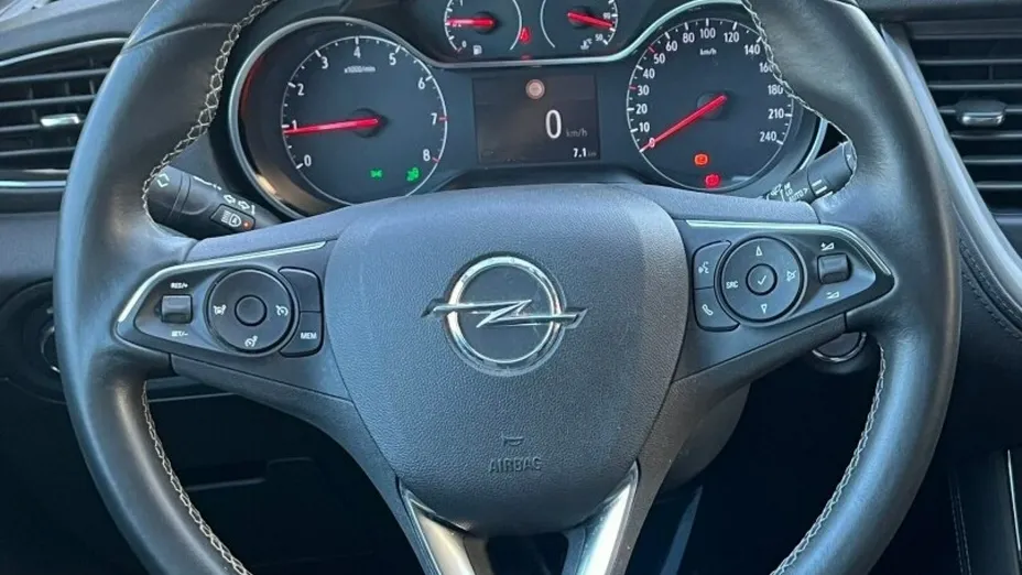 OPEL Grandland X -