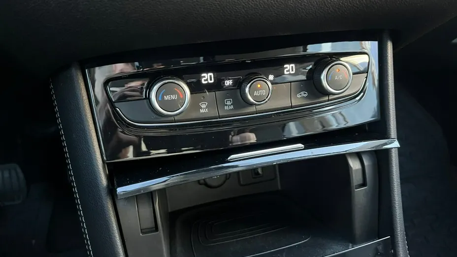 OPEL Grandland X -