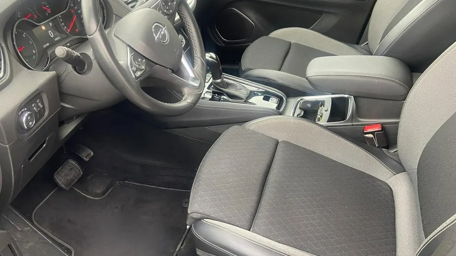 OPEL Grandland X -