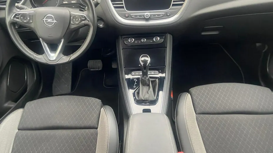 OPEL Grandland X -