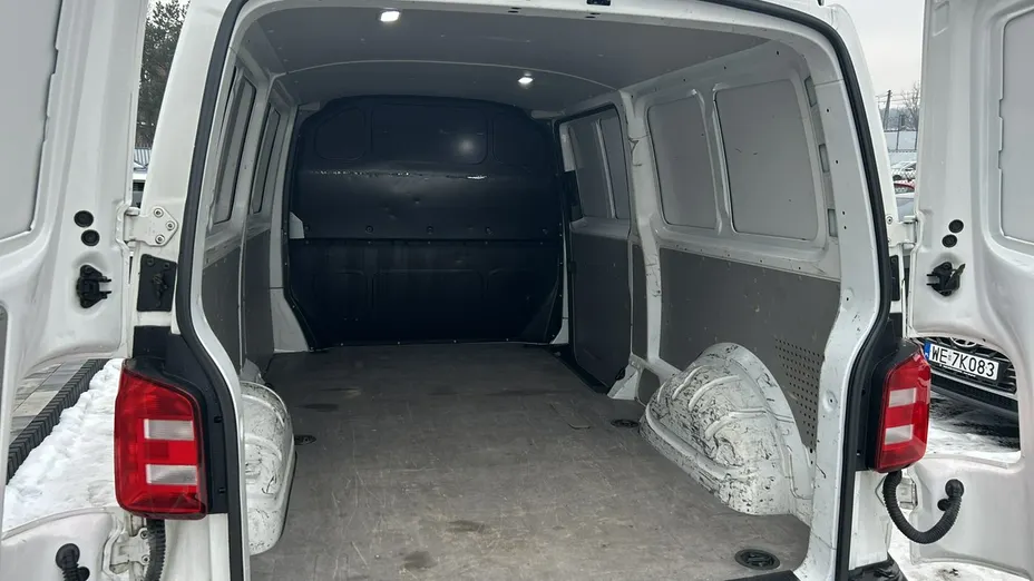 VOLKSWAGEN Transporter -