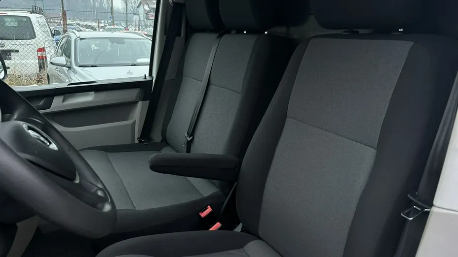 VOLKSWAGEN Transporter -