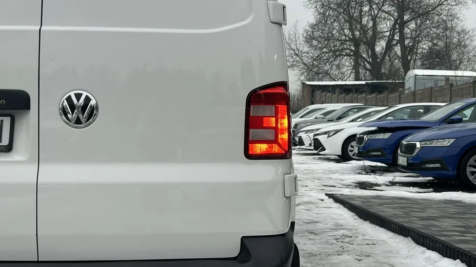 VOLKSWAGEN Transporter -