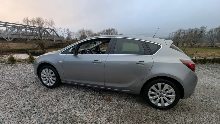 OPEL Astra -