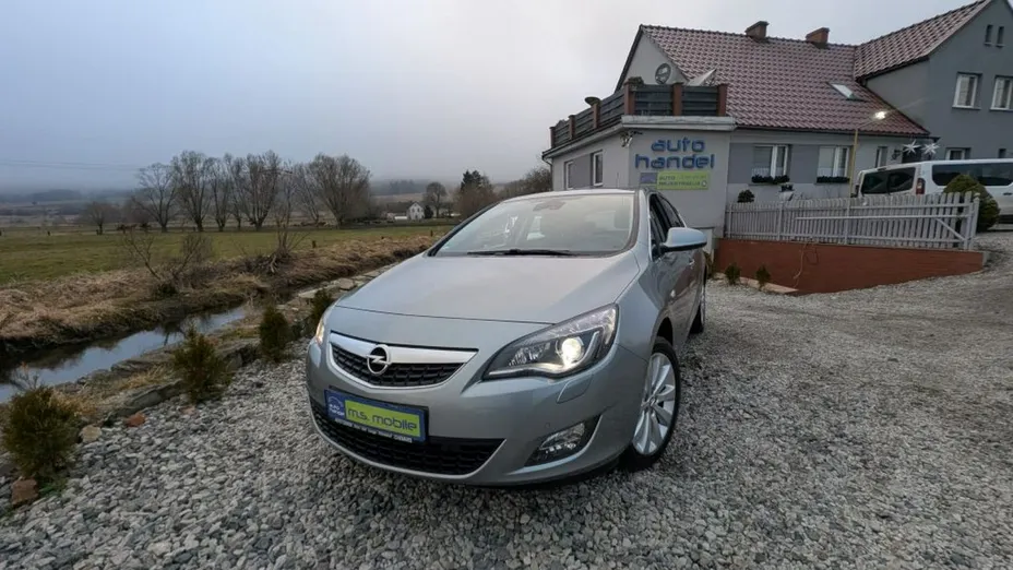 OPEL Astra -