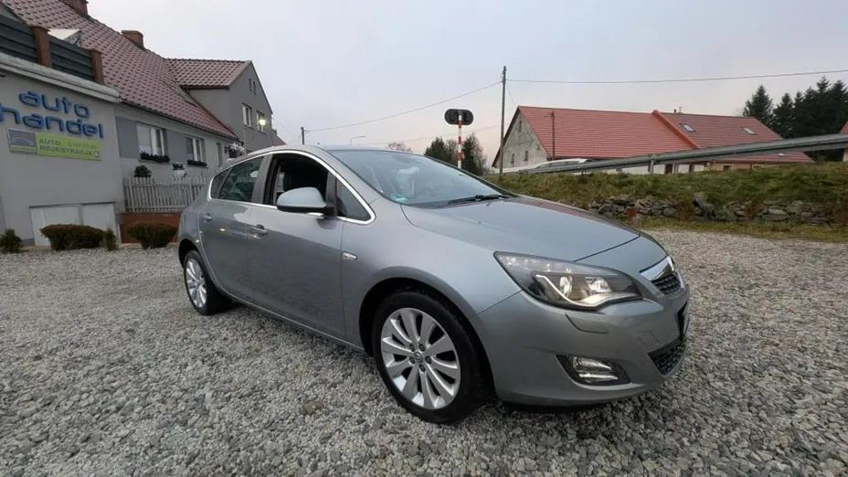 OPEL Astra -