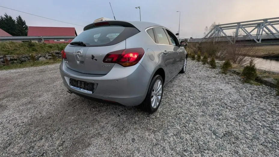 OPEL Astra -