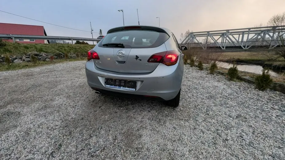 OPEL Astra -
