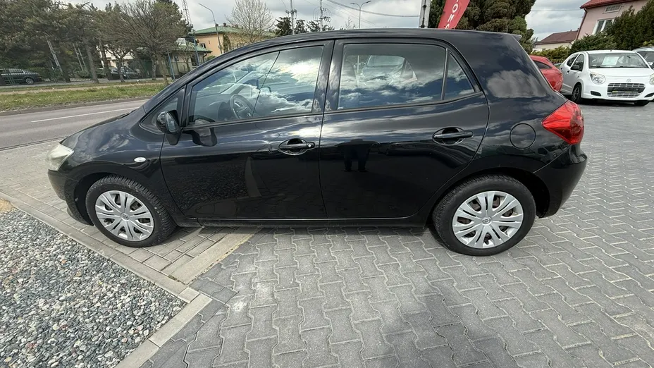 TOYOTA Auris -