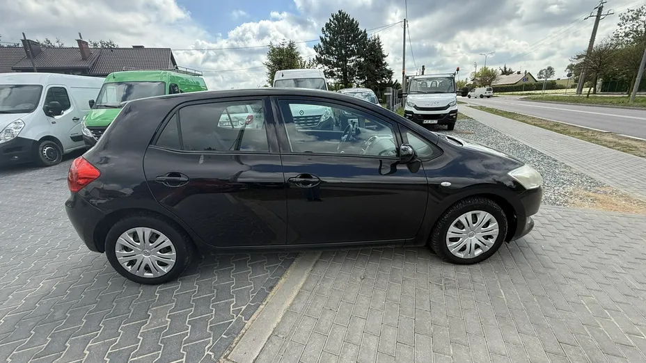 TOYOTA Auris -