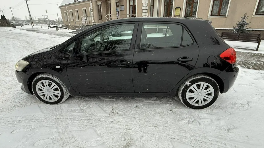 TOYOTA Auris -