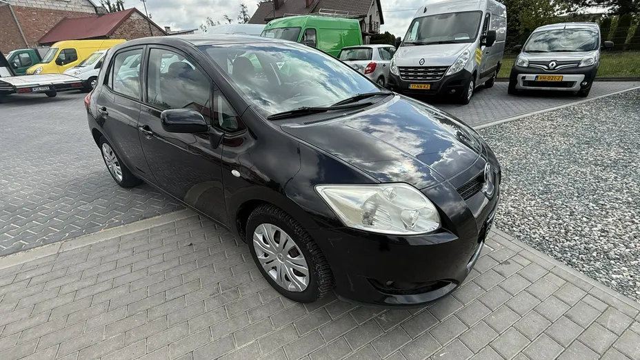 TOYOTA Auris -