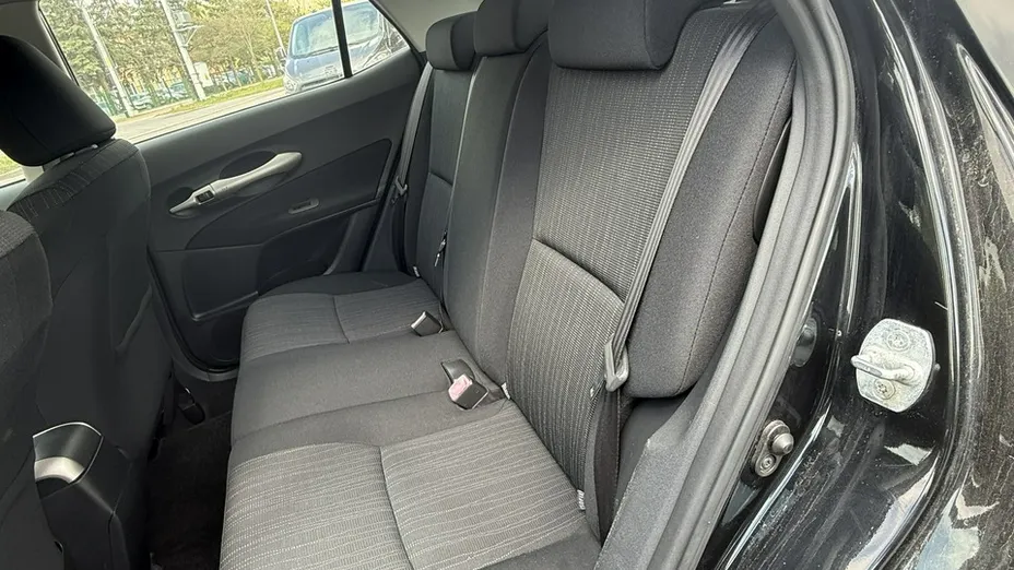 TOYOTA Auris -
