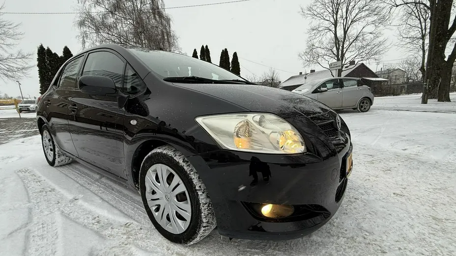 TOYOTA Auris -