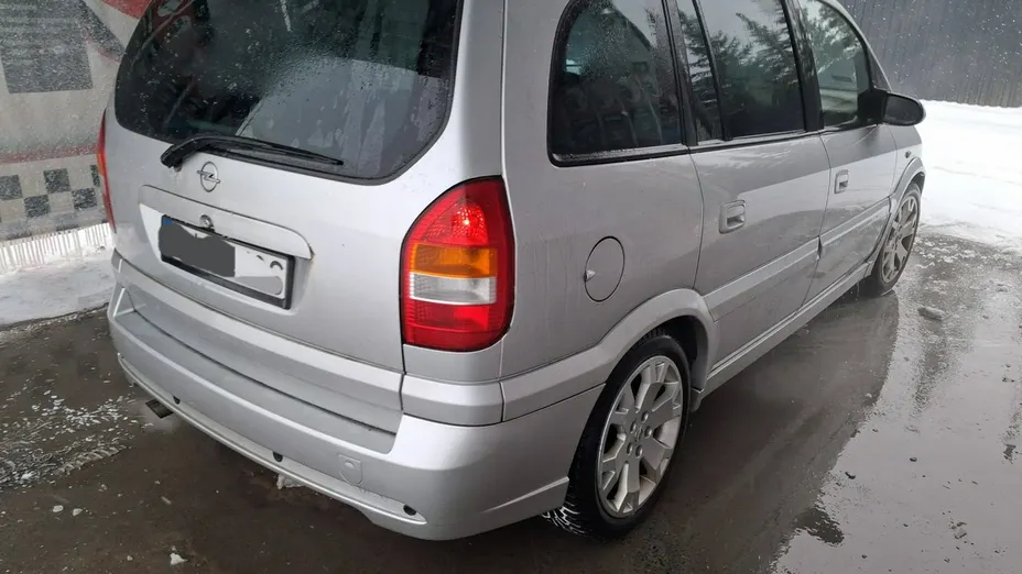 OPEL Zafira -