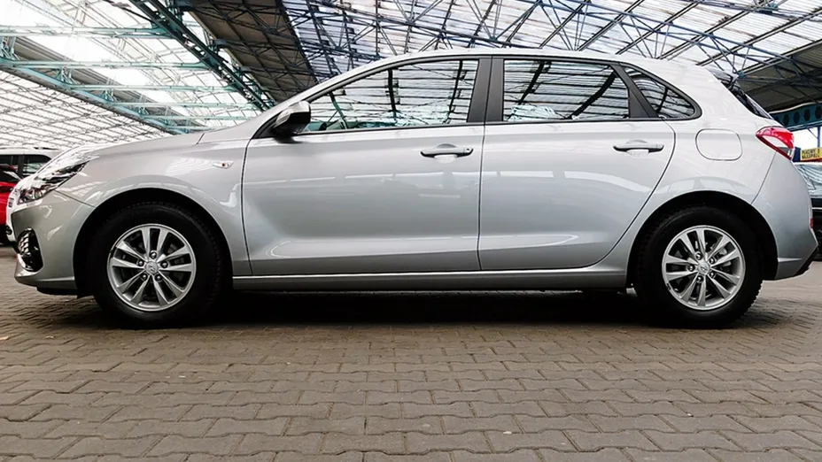 HYUNDAI i30 -