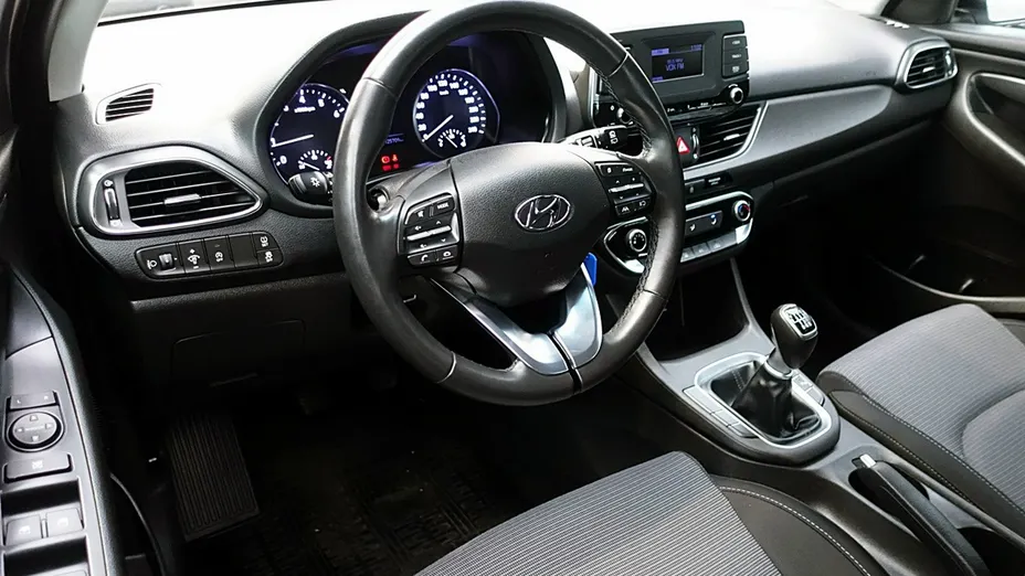 HYUNDAI i30 -